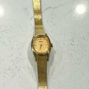 Gold Seiko Quartz 6420-5079 Woman’s Watch